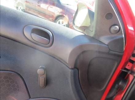Peugeot - 206