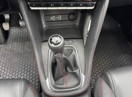 MG - ZS