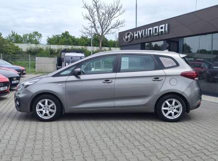 Kia - Carens