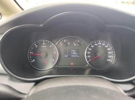 Kia - Carens