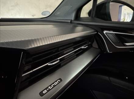 Audi - Q4 e-tron