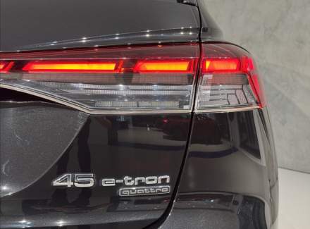 Audi - Q4 e-tron