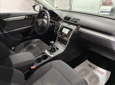 Volkswagen - Passat