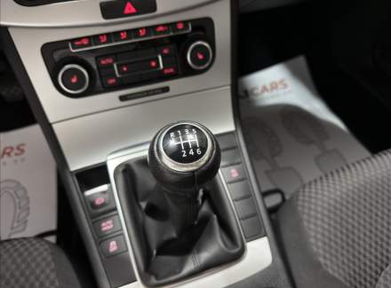 Volkswagen - Passat