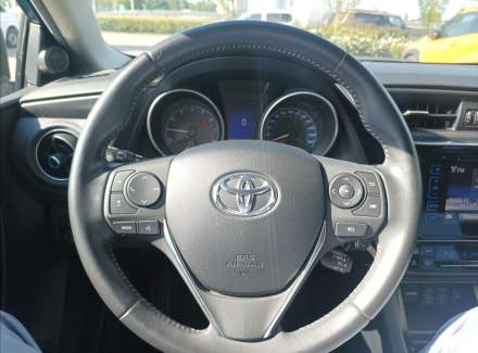 Toyota - Auris