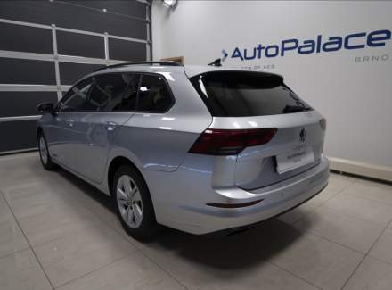 Volkswagen - Golf
