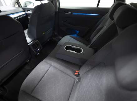 Volkswagen - Golf