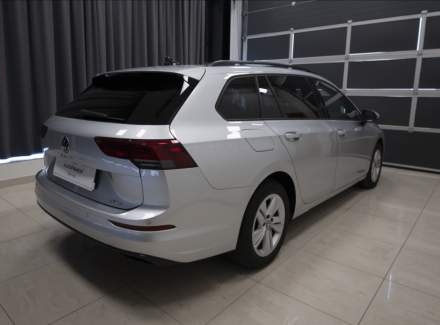 Volkswagen - Golf
