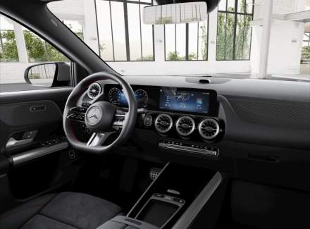 Mercedes-Benz - GLA