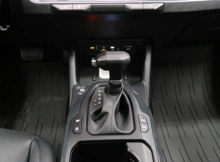 Kia - K4