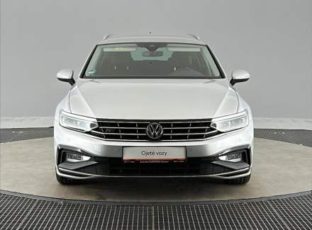 Volkswagen - Passat