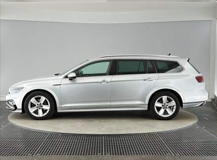 Volkswagen - Passat