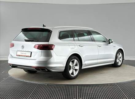 Volkswagen - Passat