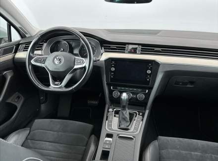 Volkswagen - Passat