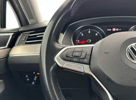 Volkswagen - Passat