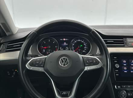 Volkswagen - Passat