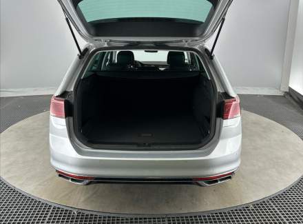 Volkswagen - Passat