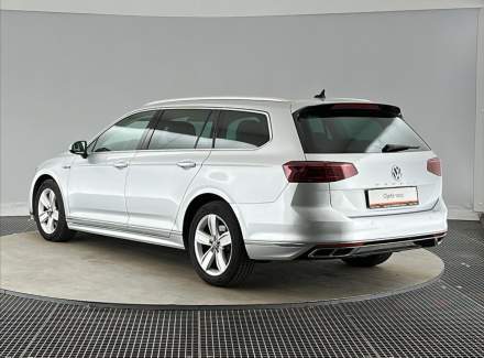 Volkswagen - Passat