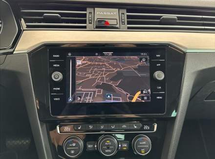 Volkswagen - Passat