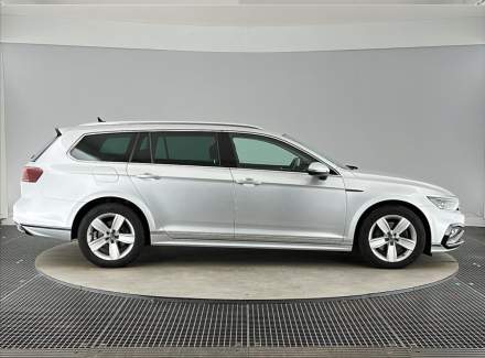 Volkswagen - Passat