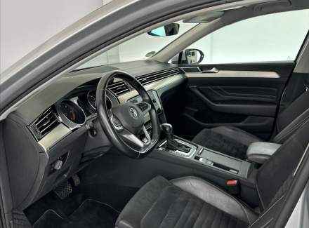 Volkswagen - Passat