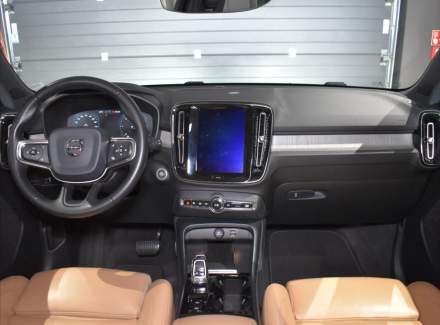 Volvo - XC40
