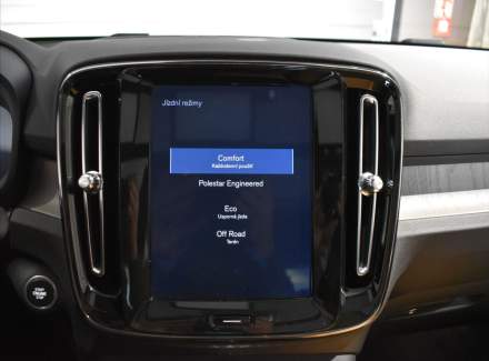 Volvo - XC40