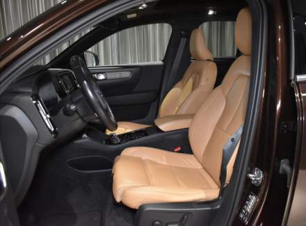 Volvo - XC40