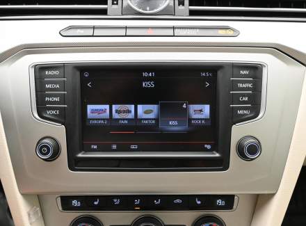 Volkswagen - Passat