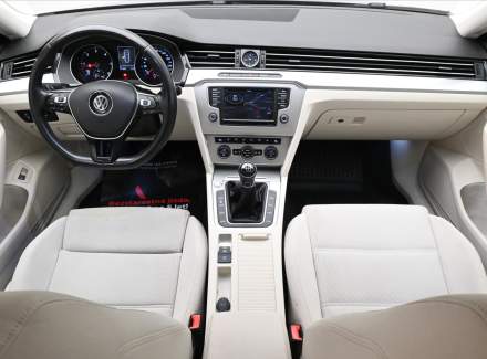 Volkswagen - Passat
