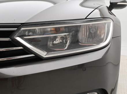 Volkswagen - Passat