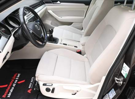 Volkswagen - Passat