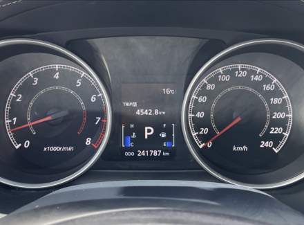 Mitsubishi - Outlander