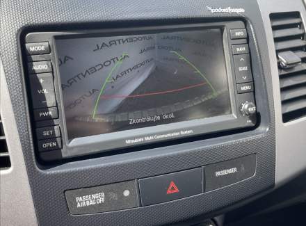 Mitsubishi - Outlander