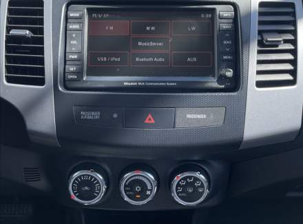 Mitsubishi - Outlander