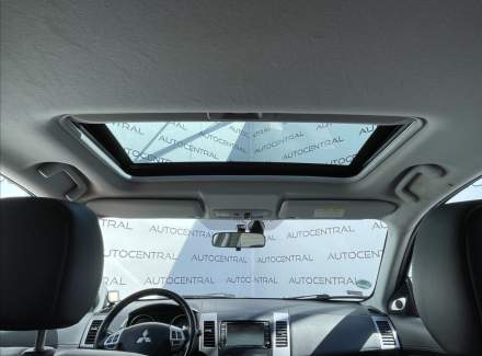 Mitsubishi - Outlander