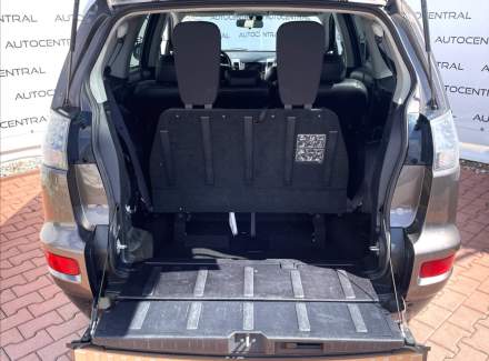 Mitsubishi - Outlander