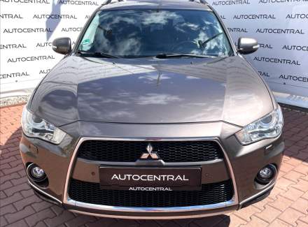 Mitsubishi - Outlander