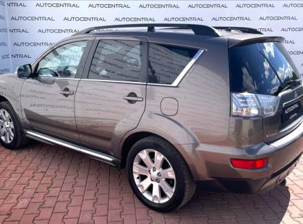Mitsubishi - Outlander