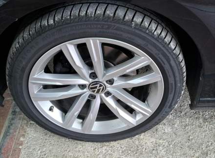 Volkswagen - Passat