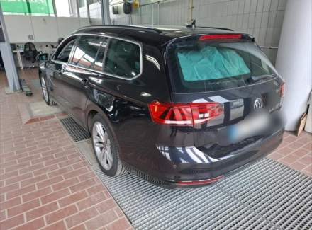 Volkswagen - Passat