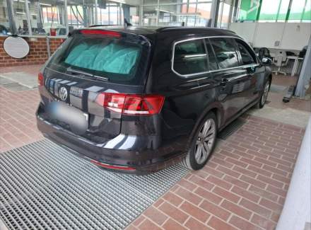 Volkswagen - Passat