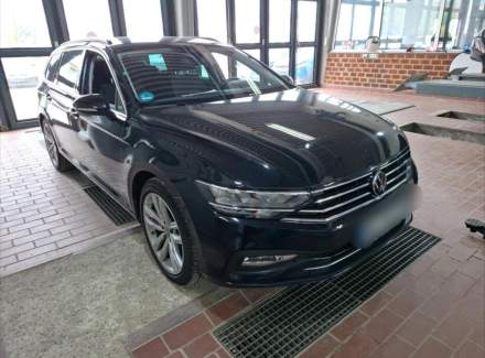 Volkswagen - Passat