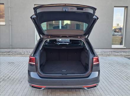 Volkswagen - Passat
