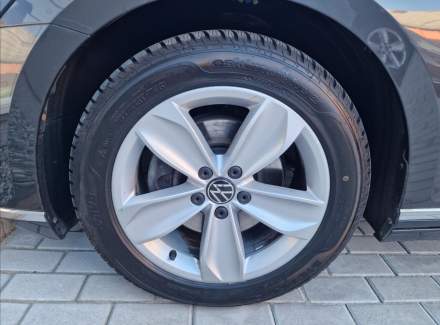 Volkswagen - Passat