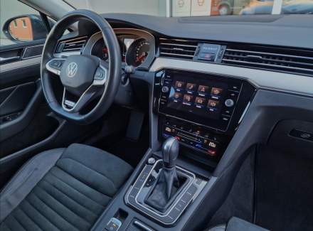 Volkswagen - Passat