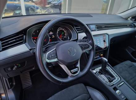 Volkswagen - Passat