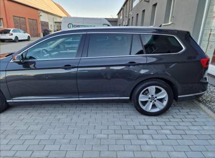 Volkswagen - Passat