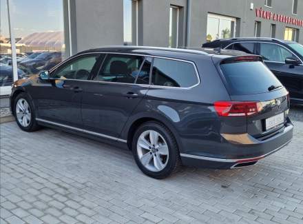 Volkswagen - Passat
