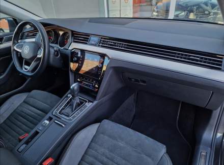Volkswagen - Passat